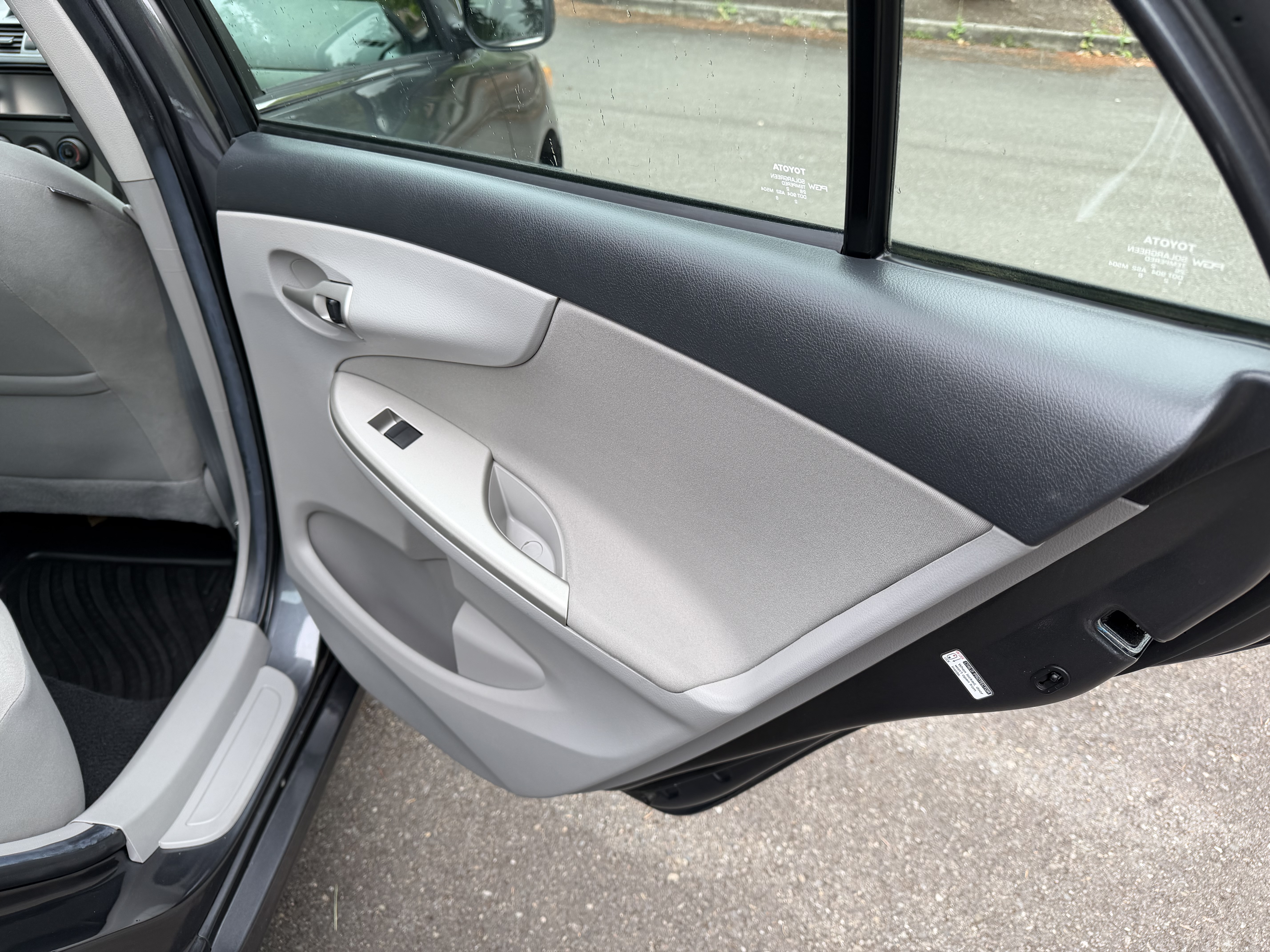 2013 Toyota Corolla LE - Photo 10
