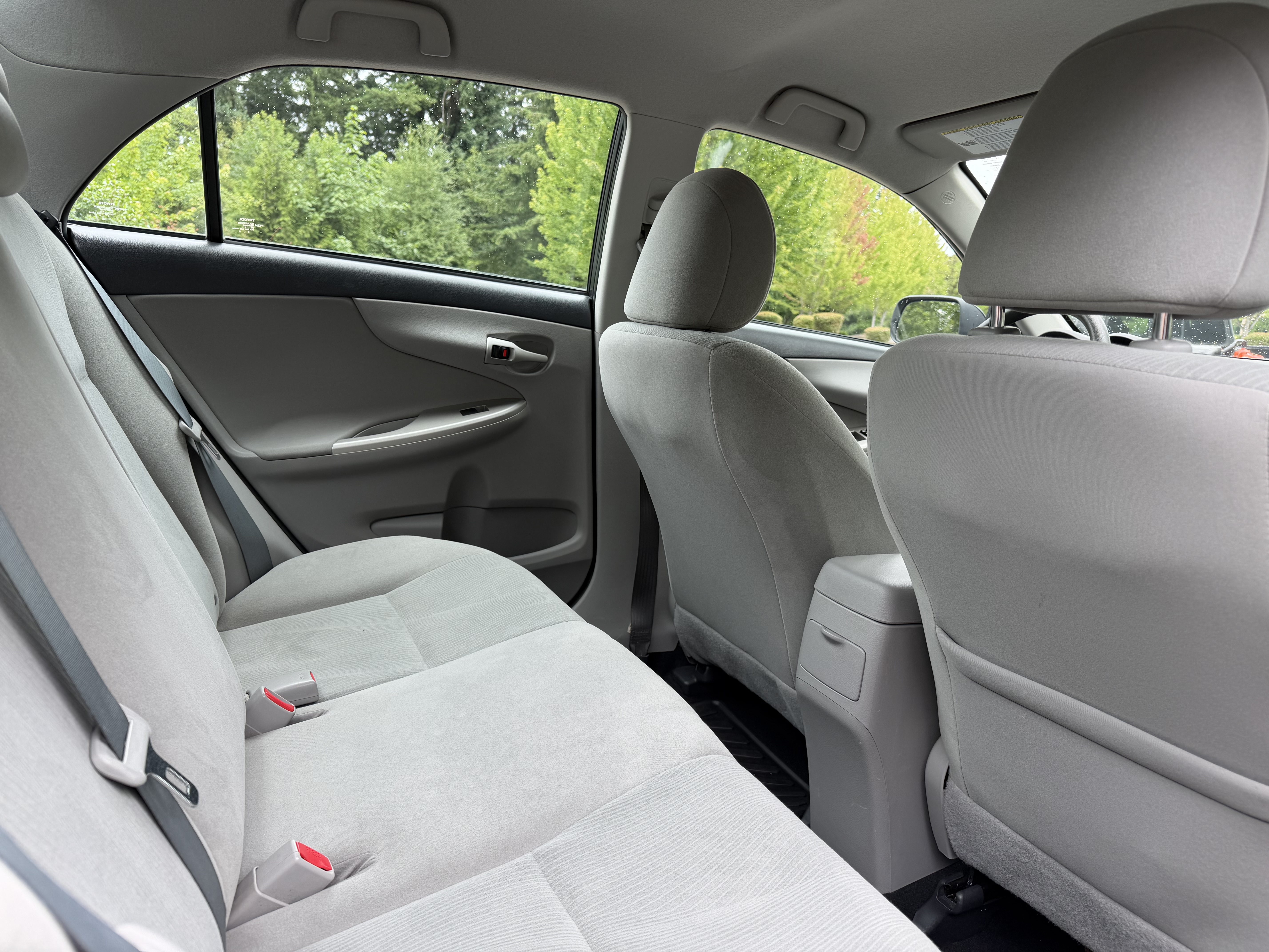 2013 Toyota Corolla LE - Photo 11