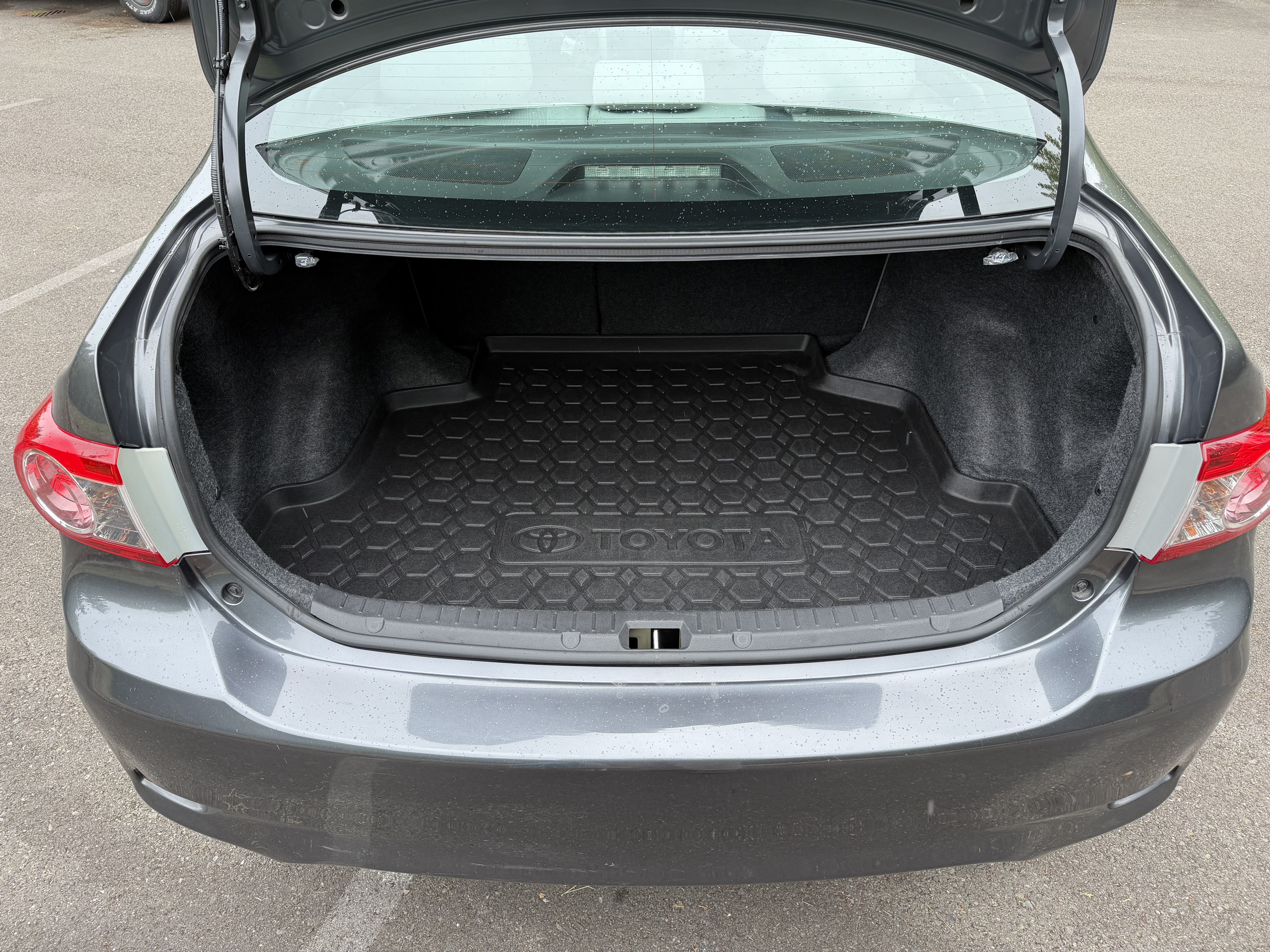 2013 Toyota Corolla LE - Photo 16